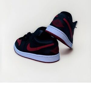 Nike Kids Sneakers in Black and Red Jordans